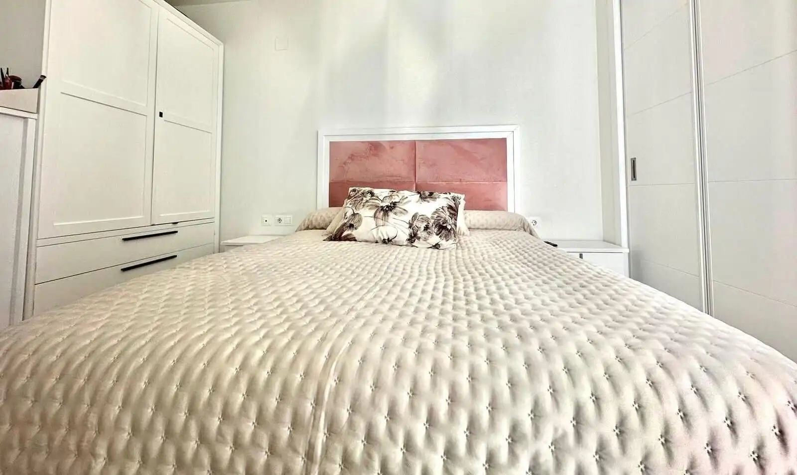 Bedroom of Flat for rent in Jerez de la Frontera  with Air Conditioner, Heating and Parquet flooring