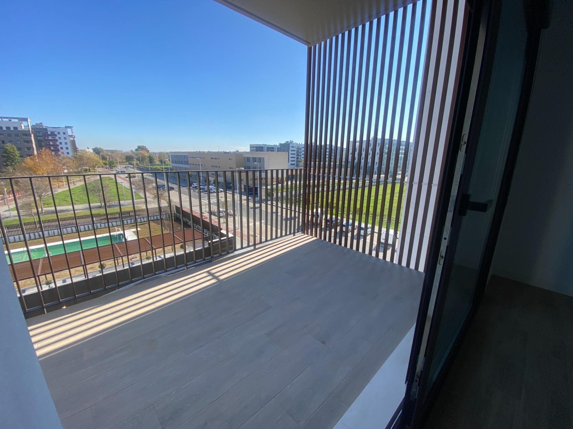 Flat to rent in Calle Escritora Gabriela Mistral, Poniente-Norte - Miralbaida - Parque Azahara