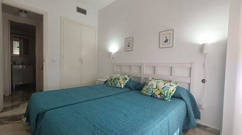 Foto 4 de Apartamento de alquiler en Avenida Alcalde Luis Uruñuela, Urbadiez - Entrepuentes, Sevilla Capital