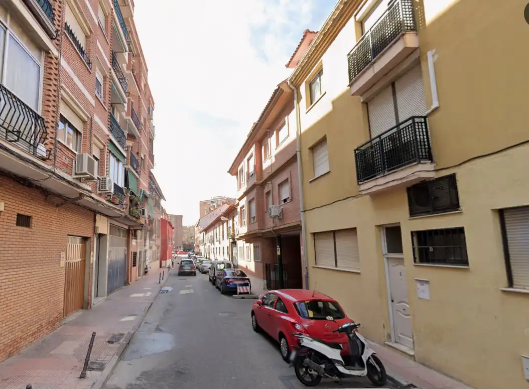 Vista exterior de Piso en venta en Alcalá de Henares