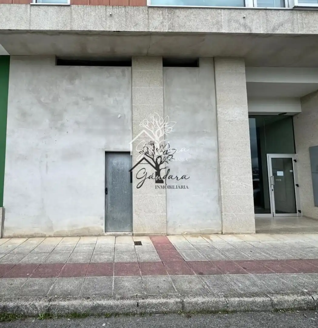 Vista exterior de Local de alquiler en Narón