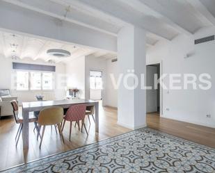 Sala d'estar de Apartament de lloguer en  Barcelona Capital amb Aire condicionat, Calefacció i Parquet