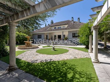 Villa mit Pool zur Miete in Calle Saliente