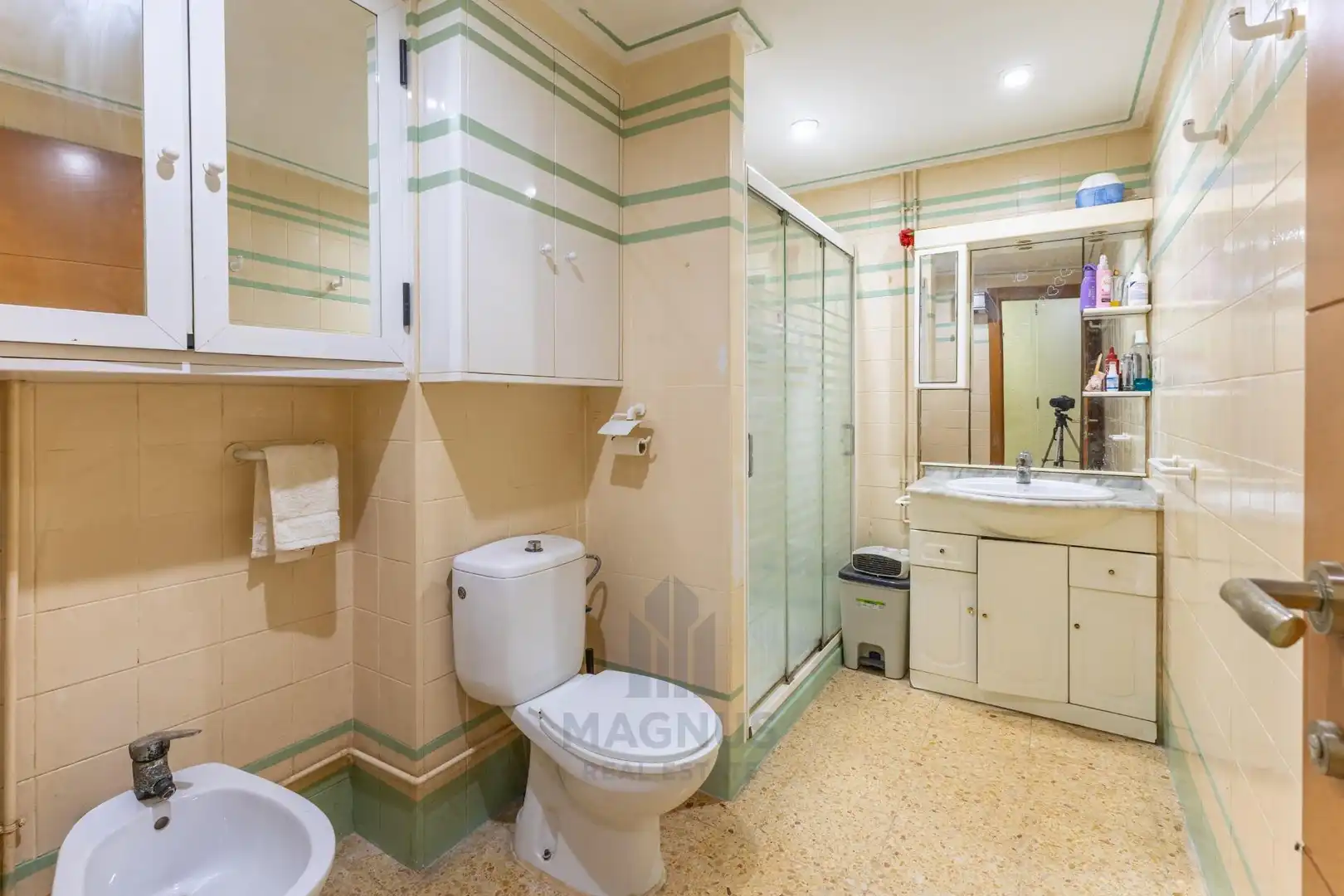 Badezimmer von Wohnung zum Verkauf in Foios mit Klimaanlage, Abstellraum und Balkon