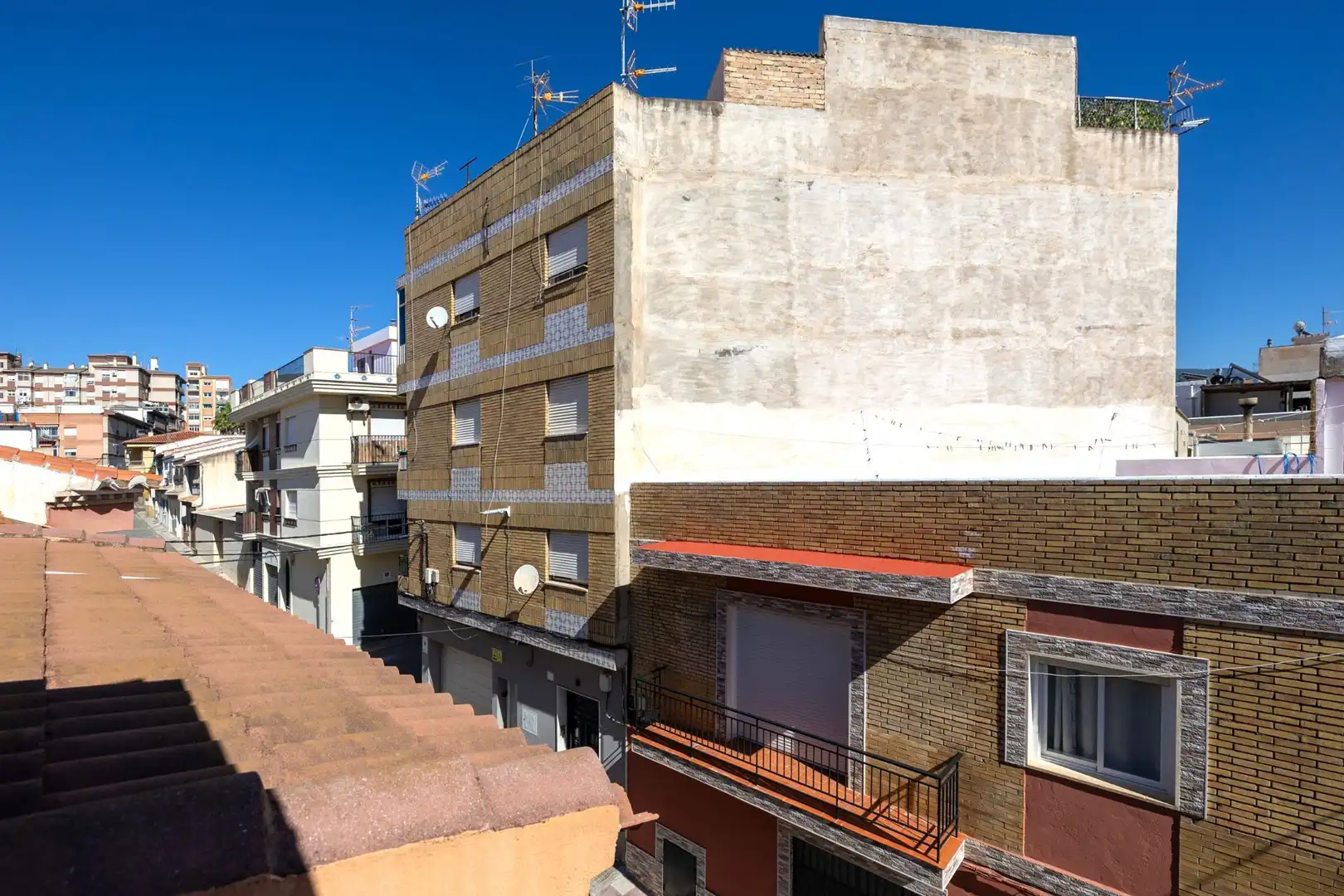 Vista exterior de Casa adosada en venta en Motril con Aire acondicionado, Calefacción y Terraza