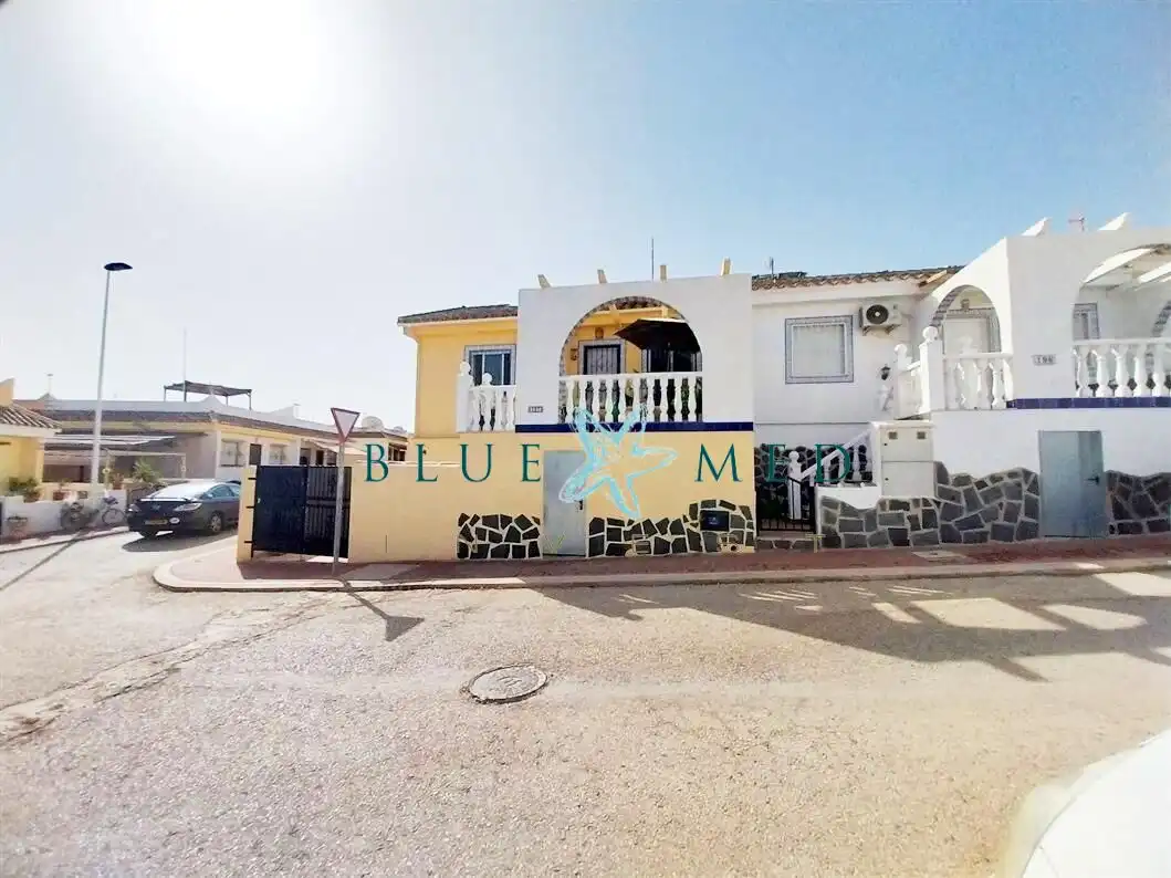 Vista exterior de Casa o xalet en venda en Mazarrón amb Aire condicionat, Calefacció i Terrassa