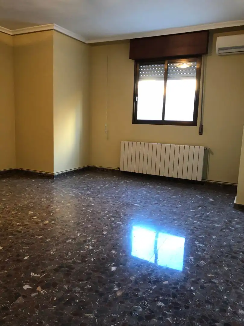 Dormitori de Pis en venda en Mogente / Moixent amb Aire condicionat, Calefacció i Traster