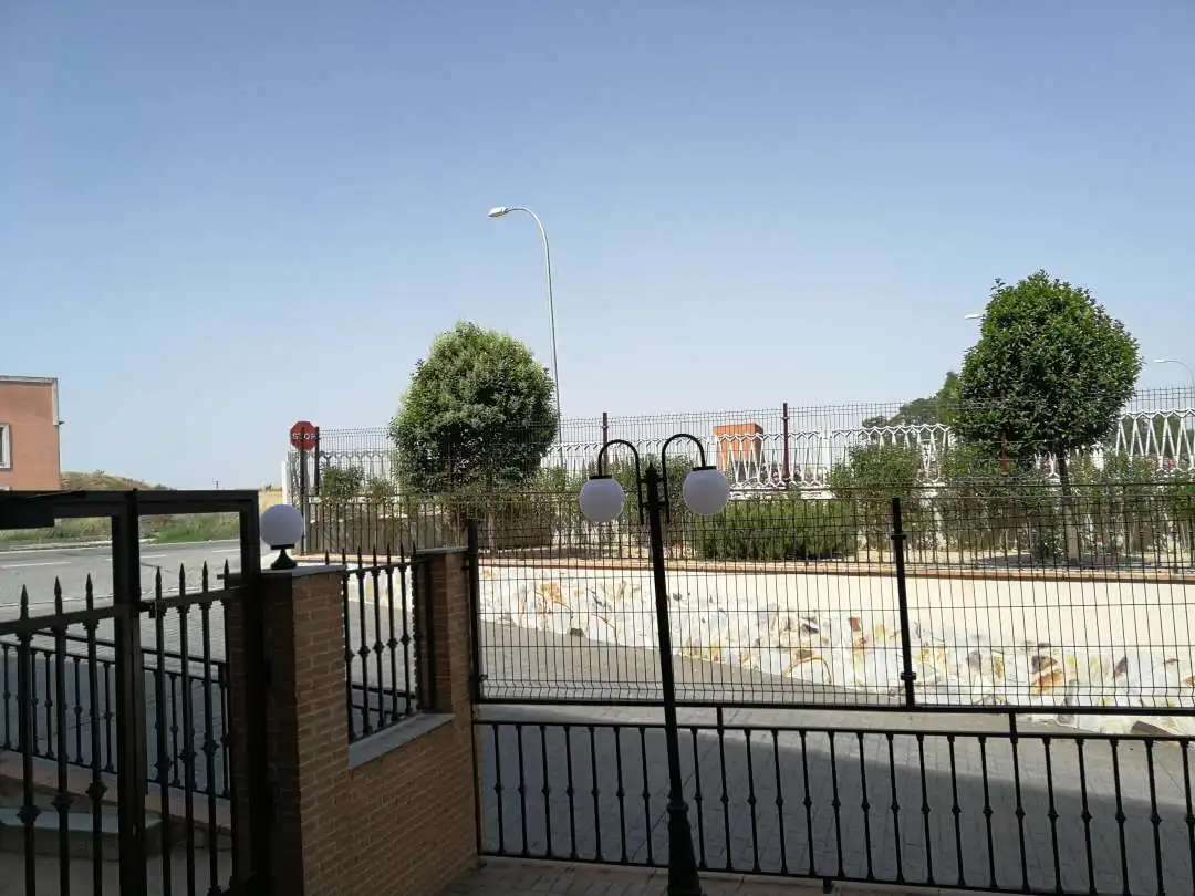 Vista exterior de Pis en venda en Yuncler amb Calefacció i Traster