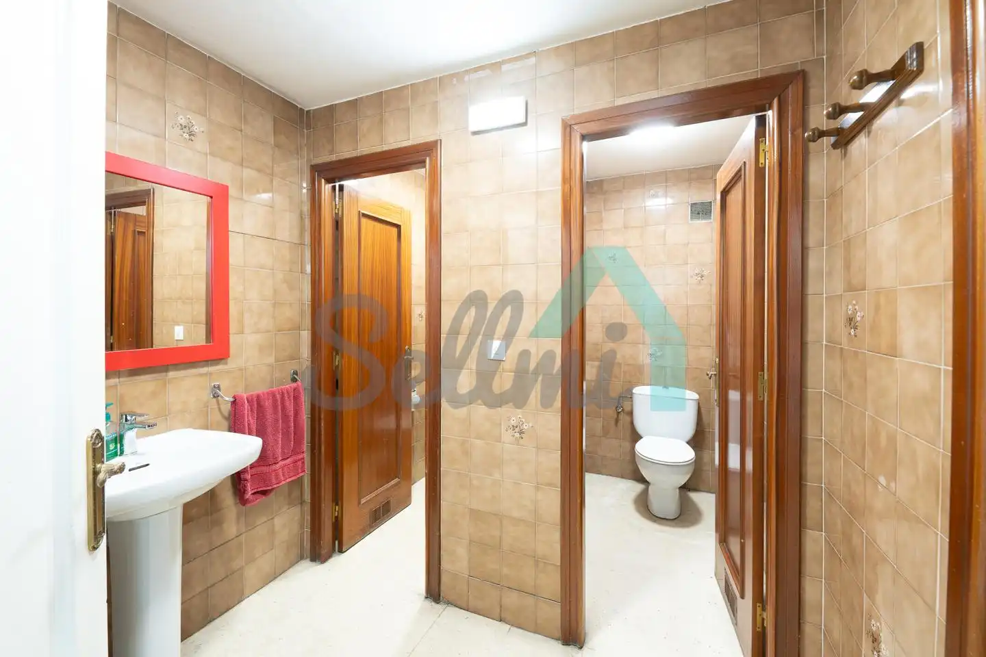 Bathroom of Commercial properties for rent in Oviedo 