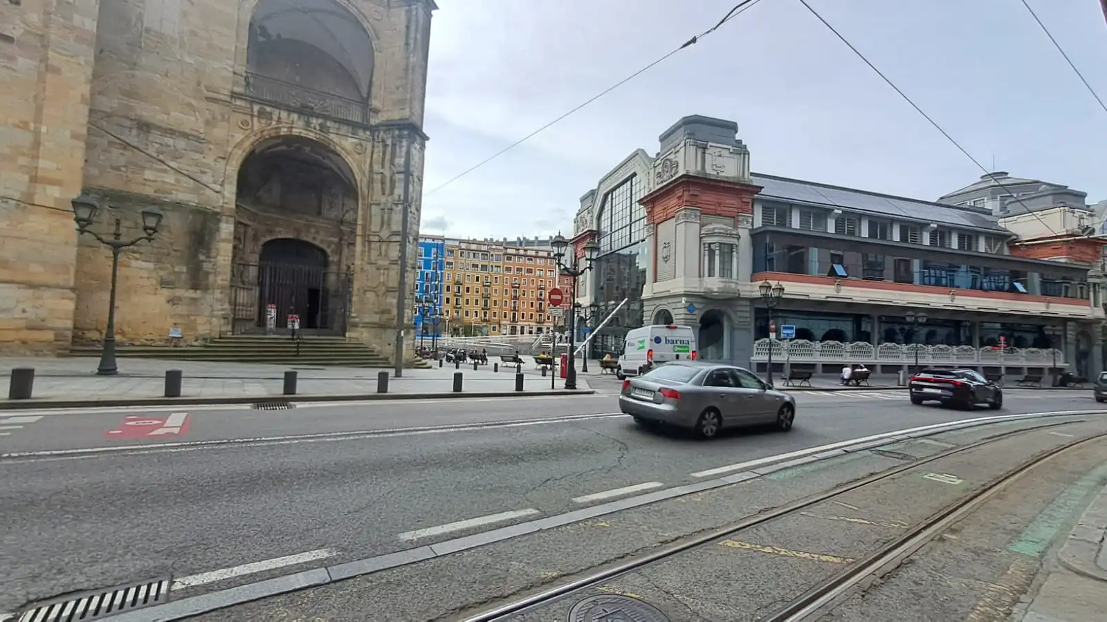 Außenansicht von Wohnung zum Verkauf in Bilbao  mit Klimaanlage, Heizung und Möbliert