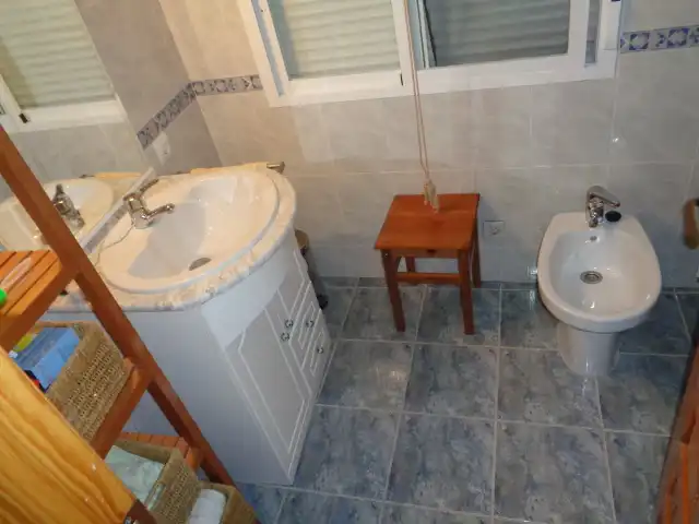 Baño de Casa o chalet en venta en Navamorcuende con Aire acondicionado, Jardín privado y Trastero
