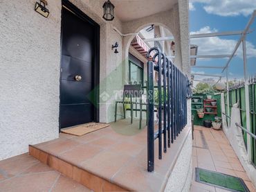 Casa bifamiliare con balcone in vendita a Griñón
