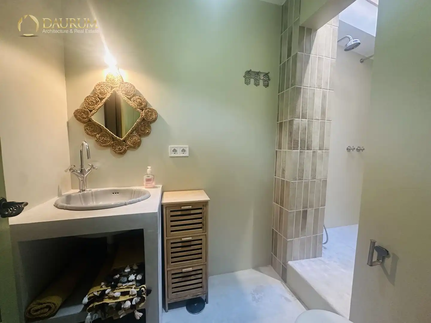 Bany de Apartament en venda en Sevilla amb Aire condicionat, Terrassa i Moblat