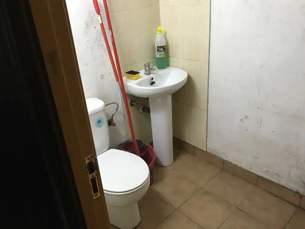 Baño de Local en venta en Barcelona