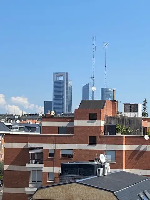 Vista exterior de Ático de alquiler en Madrid con Aire acondicionado, Calefacción y Lavadora