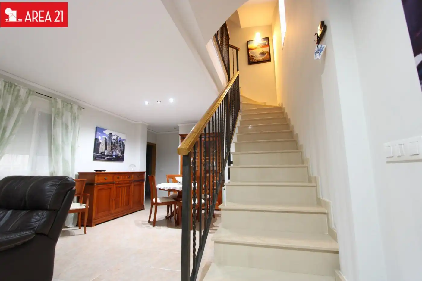 Detached homes for rent in La Pobla de Vallbona  with Air Conditioner, Heating and Terrace