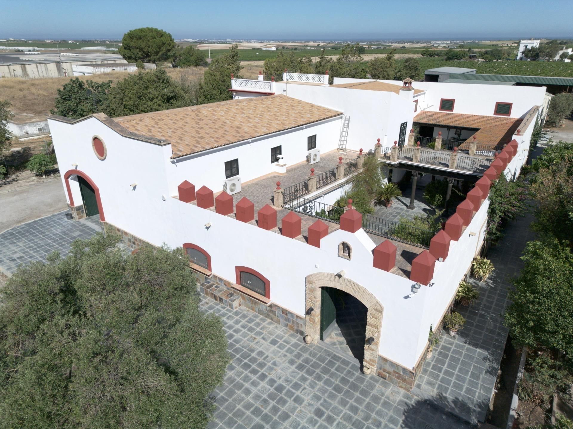 Exterior view of Country house for sale in Sanlúcar de Barrameda  with Private garden, Terrace and Storage room