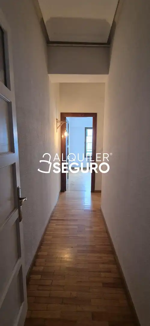 Piso de alquiler en Menen Perez, Barrio del Centro