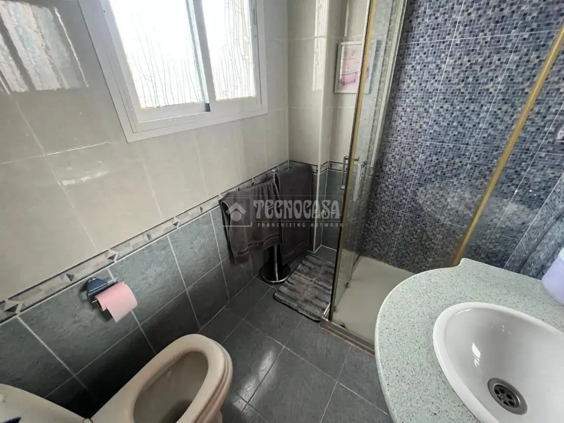 Baño de Piso en venta en Humanes de Madrid con Calefacción, Trastero y Balcón