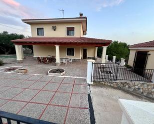 Vista exterior de Casa o xalet de lloguer en Crevillent amb Aire condicionat, Calefacció i Terrassa