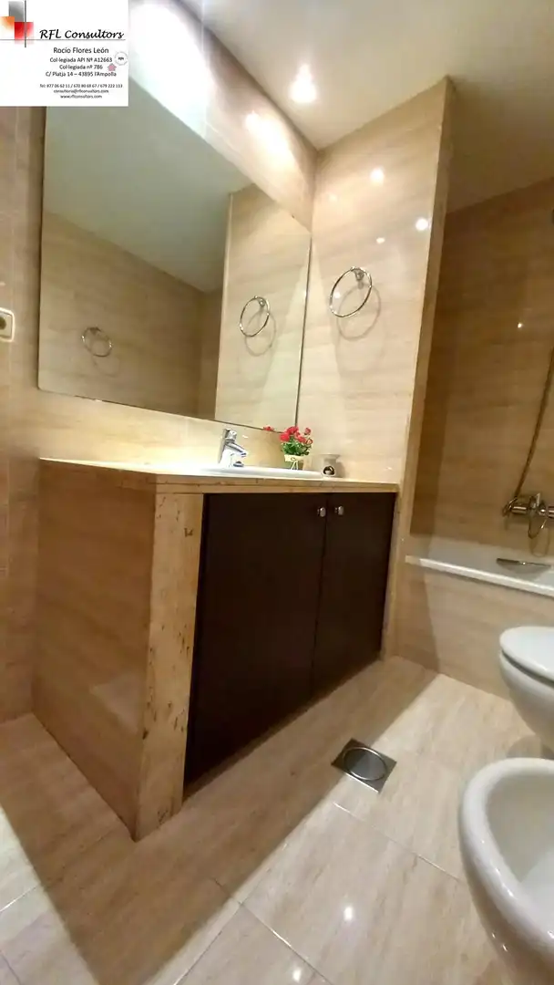 Baño de Apartamento en venta en L'Ampolla con Terraza, Amueblado y Piscina comunitaria