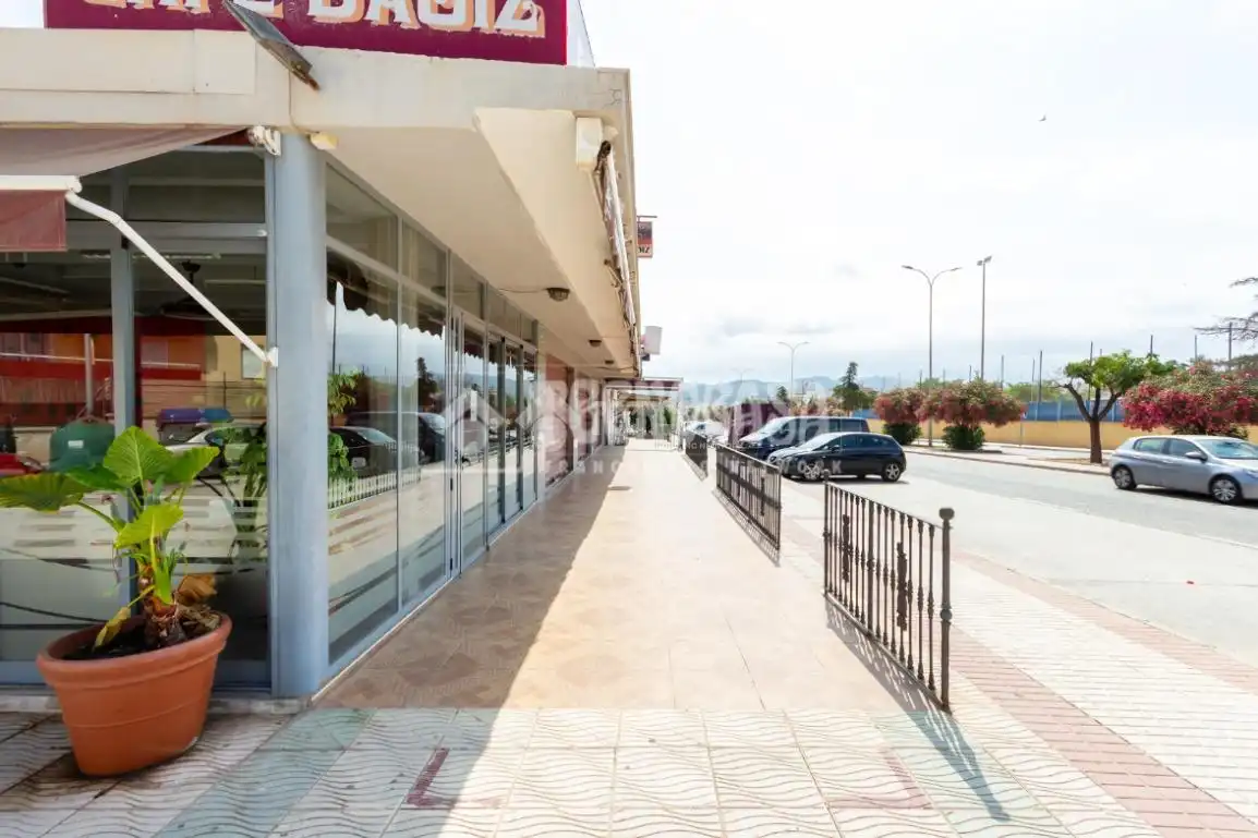 Außenansicht von Geschaftsraum zum Verkauf in Vélez-Málaga mit Klimaanlage