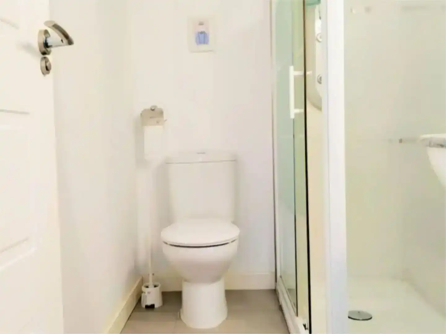 Badezimmer von Wohnung zur Miete in  Zaragoza Capital mit Klimaanlage und Balkon