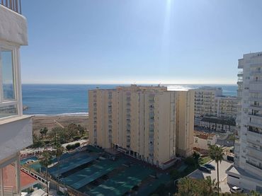 Apartament amb piscina en venda a Puerto Marina