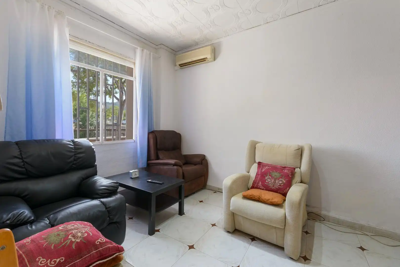 Living room of Ground floor for sale in Gandia  with Air Conditioner, Heating and Terrace
