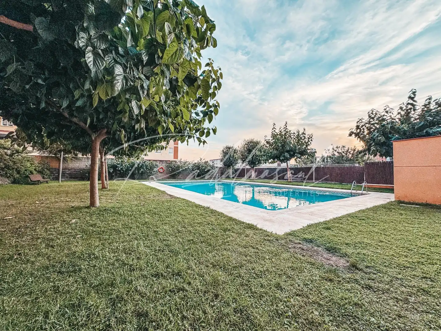 Schwimmbecken von Wohnung zum Verkauf in Tarragona mit Klimaanlage, Heizung und Terrasse