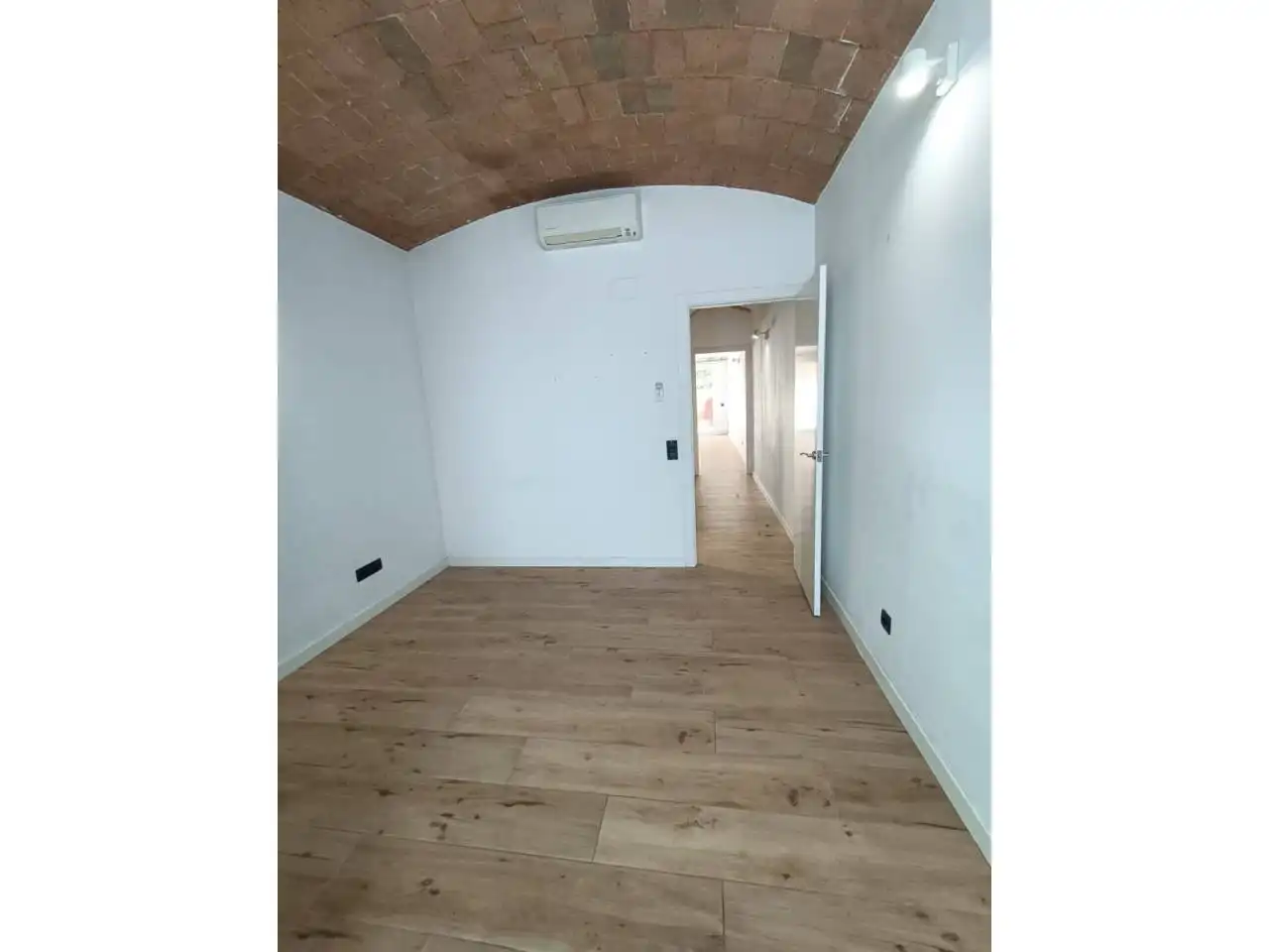 Haus oder Chalet zum Verkauf in Salt mit Klimaanlage, Heizung und Privatgarten