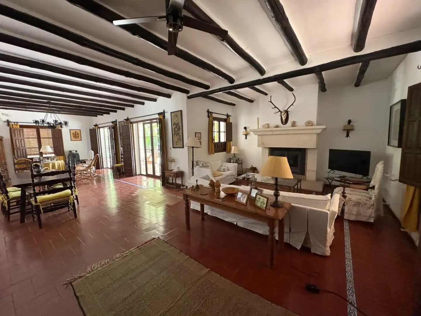Sala d'estar de Casa o xalet en venda en Córdoba amb Aire condicionat, Jardí privat i Piscina