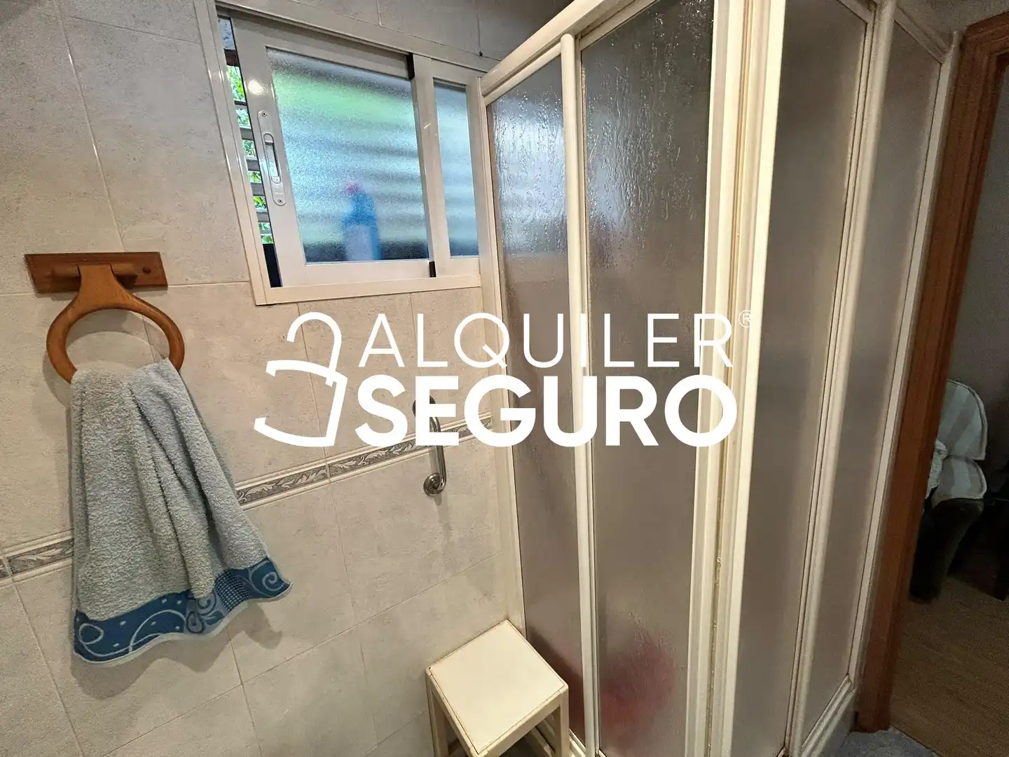 Bathroom of Flat for rent in Madrid  with Air Conditioner, Heating and Furnished