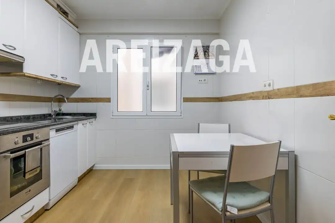 Cocina de Piso en venta en Donostia - San Sebastián  con Calefacción, Amueblado y Balcón