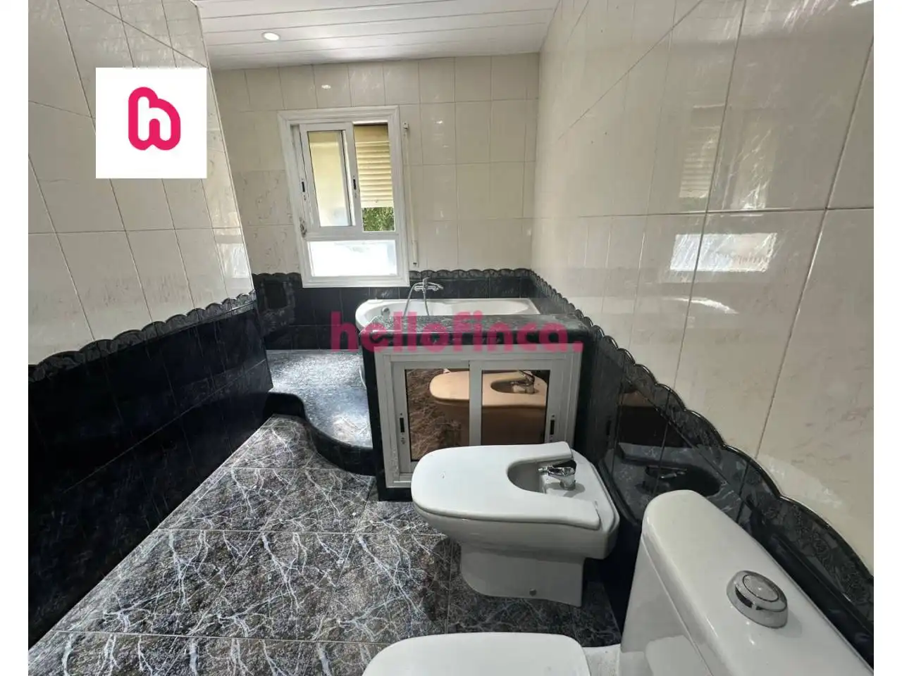 Baño de Piso en venta en Terrassa con Trastero y Alarma
