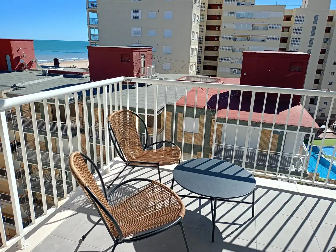 Apartament amb ascensor de lloguer a Passeig Marítim de Neptú 73, imagen 2