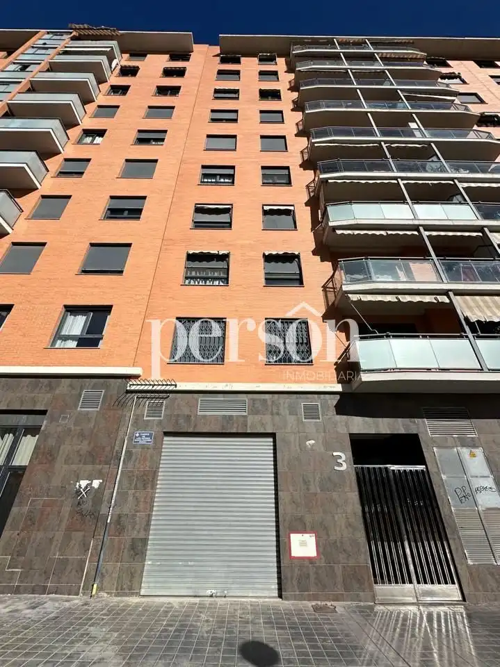 Exterior view of Commercial properties for rent in Valencia