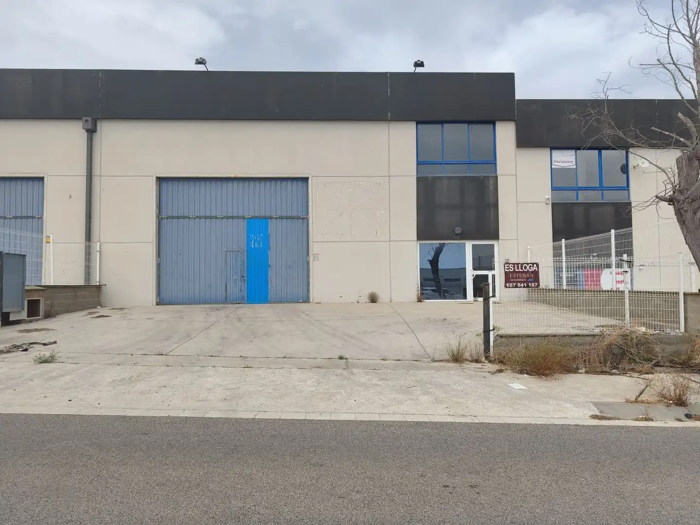 Vista exterior de Nau industrial de lloguer en Tortosa