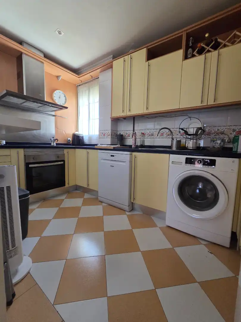 Cocina de Piso en venta en Sevilla con Aire acondicionado, Calefacción y Terraza