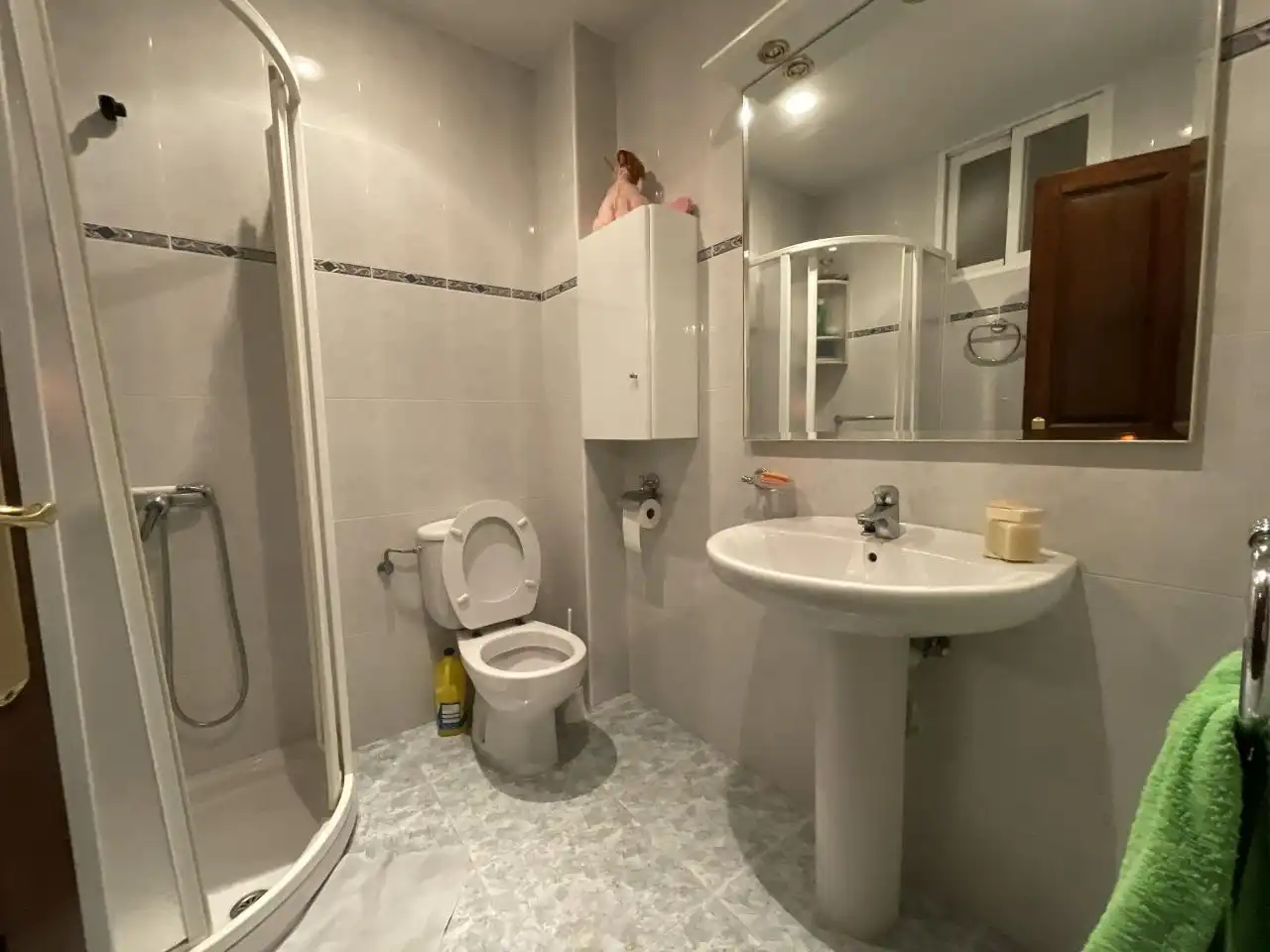 Bathroom of Houses for sale in Castildelgado  with Storage room and Furnished