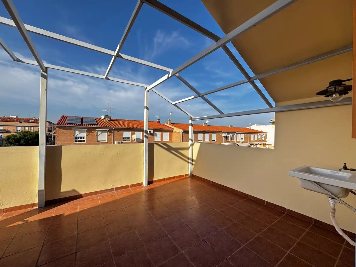 Terrasse von Einfamilien-Reihenhaus zum Verkauf in Canet d'En Berenguer mit Klimaanlage, Heizung und Terrasse
