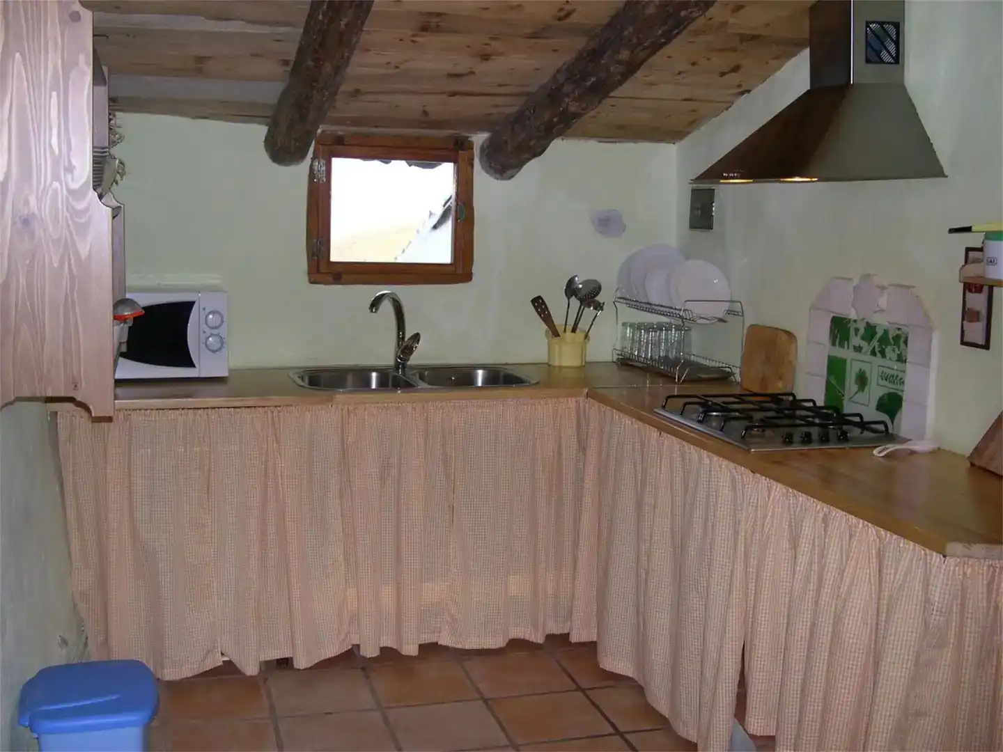 Cuina de Finca rústica en venda en Yeste amb Jardí privat, Traster i Piscina