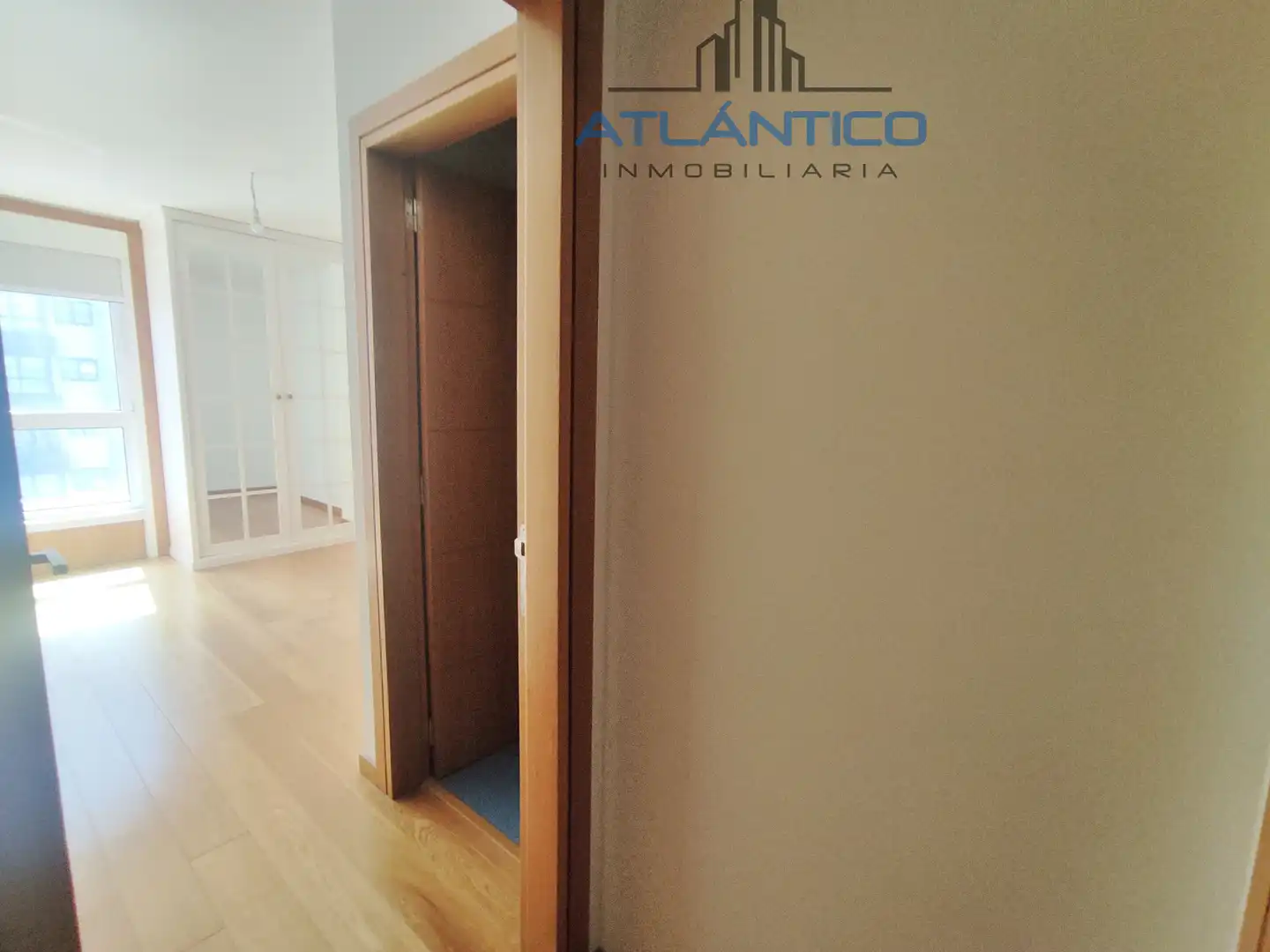 Piso en venta en A Coruña Capital  con Calefacción, Trastero y Horno