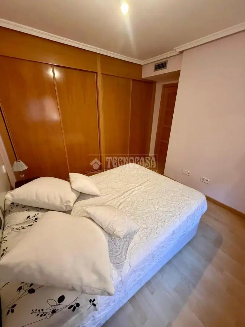Habitación de Piso en venta en Cedillo del Condado con Aire acondicionado, Terraza y Piscina