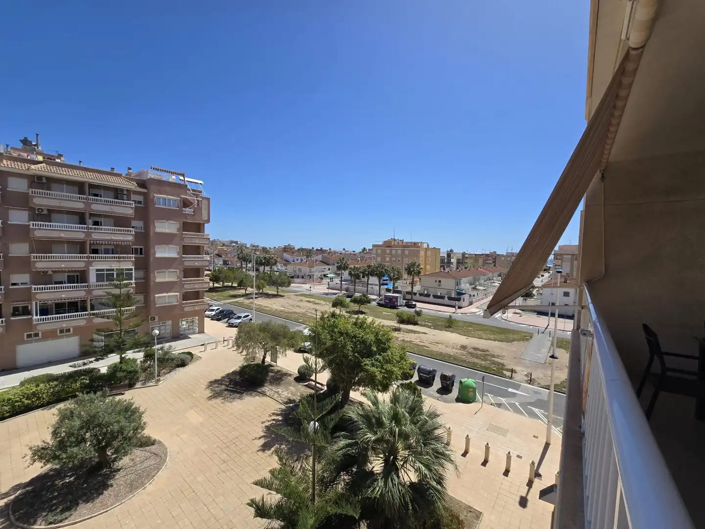 Vista exterior de Apartament en venda en Santa Pola amb Aire condicionat i Moblat