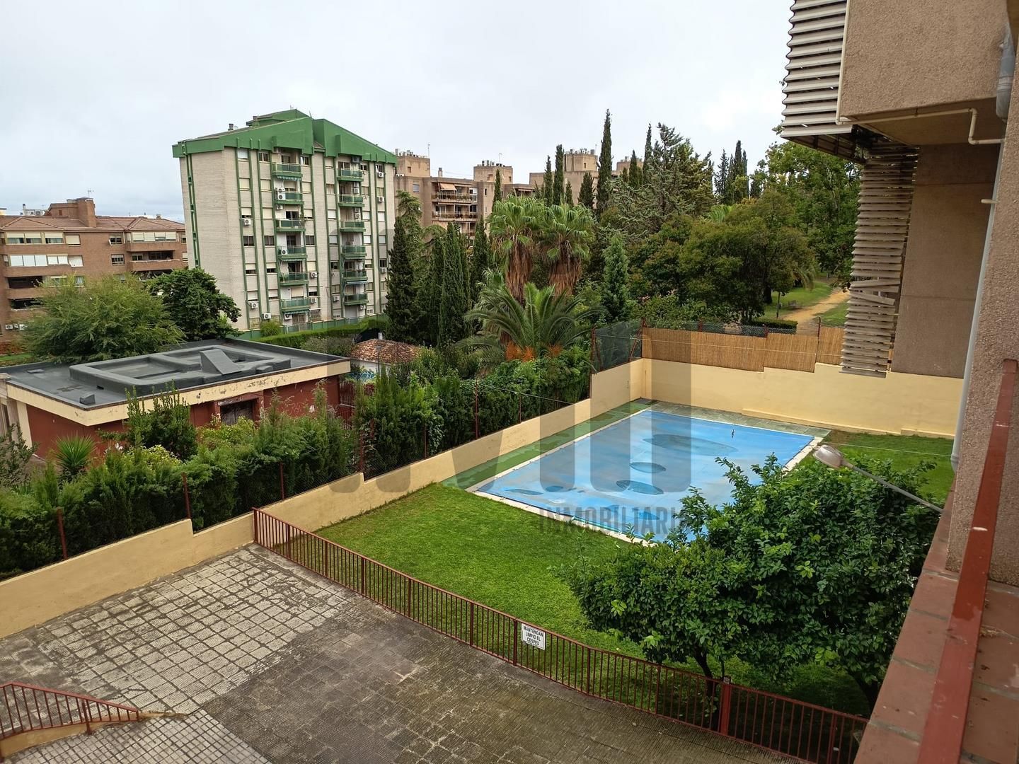 Piscina de Pis de lloguer en  Jaén Capital amb Aire condicionat, Calefacció i Terrassa