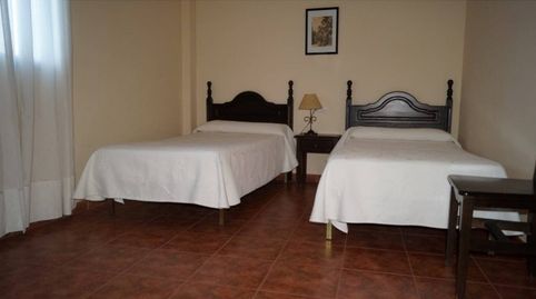 6 APARTAMENTOS AMUEBLADOS  BAR EN FUNCIONAMIENTO