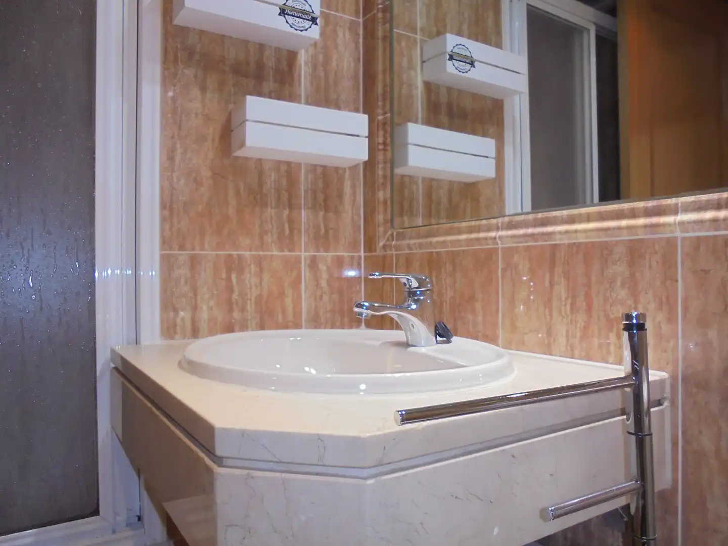 Baño de Piso de alquiler en Madrid con Aire acondicionado, Calefacción y Trastero