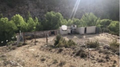 Foto 3 de Finca rústica en venda a Calle Olmo, 14, Salvacañete, Cuenca