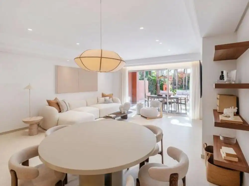 Sala d'estar de Casa adosada de lloguer en Marbella amb Aire condicionat, Terrassa i Traster